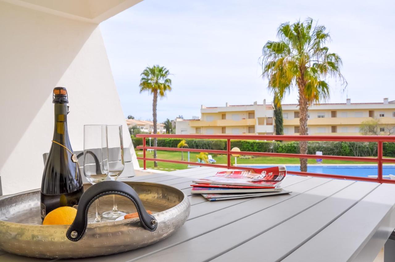 Lovelystay - 2Br Modern, Pool Access, Close To Marina & Beach Quarteira Exterior photo