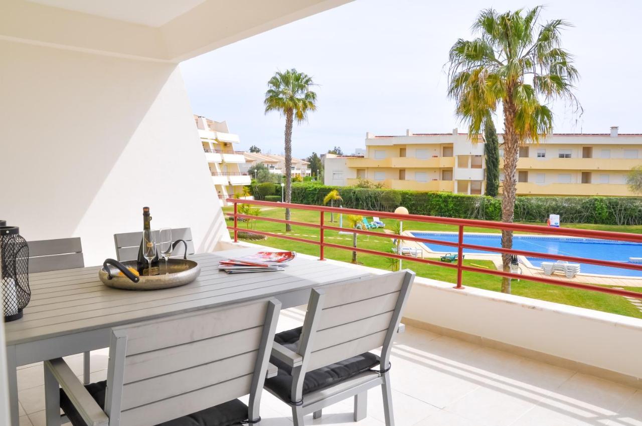 Lovelystay - 2Br Modern, Pool Access, Close To Marina & Beach Quarteira Exterior photo